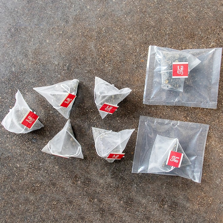 Machine à emballer automatique de sachets de thé pyramide avec enveloppe extérieure